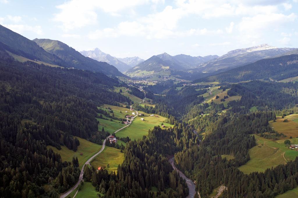 Alpen Select Lodge Kleinwalsertal Riezlern Exterior photo